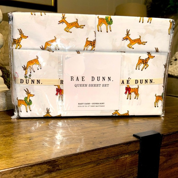NWT Rae Dunn Queen Bedding Sheet Set Christmas Seasonal Holiday Festive Reindeer - Picture 1 of 9